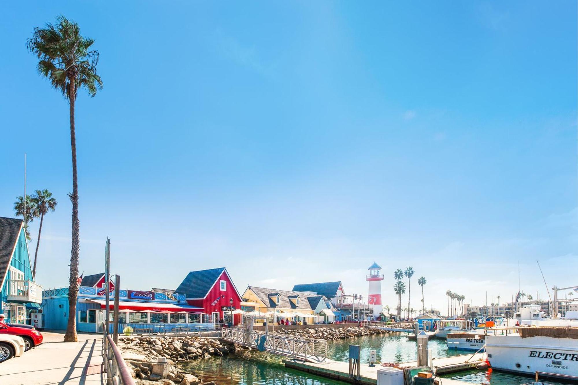 Holiday Inn Oceanside Marina Camp Pendleton By Ihg Екстер'єр фото