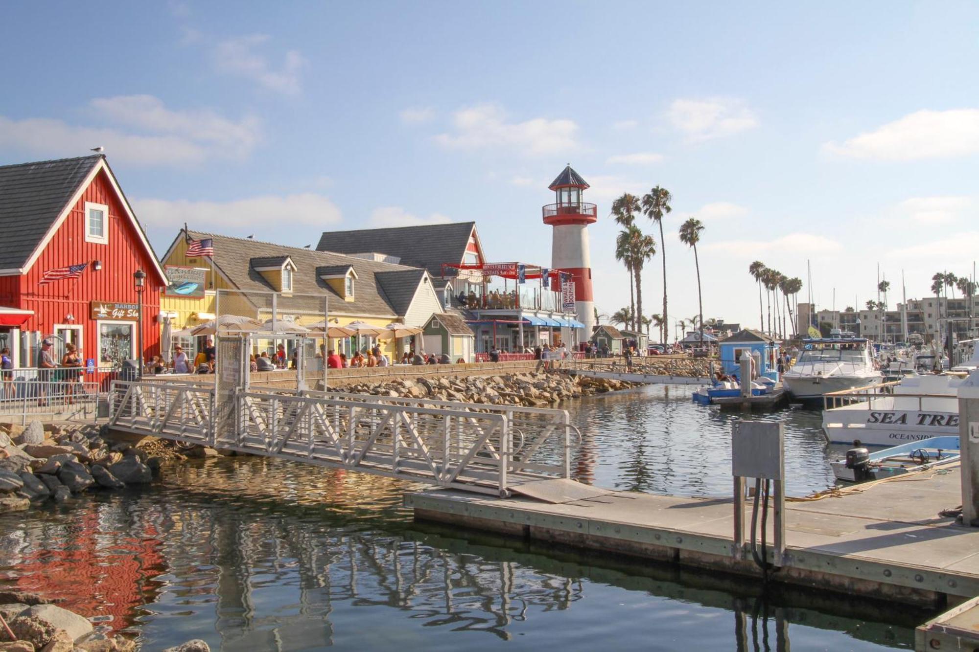 Holiday Inn Oceanside Marina Camp Pendleton By Ihg Екстер'єр фото